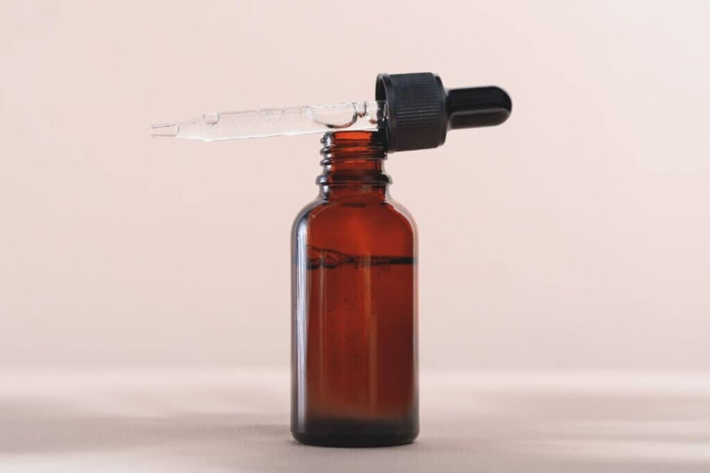 Glass Dropper Bottles in 2025: Precision & Premium Appeal