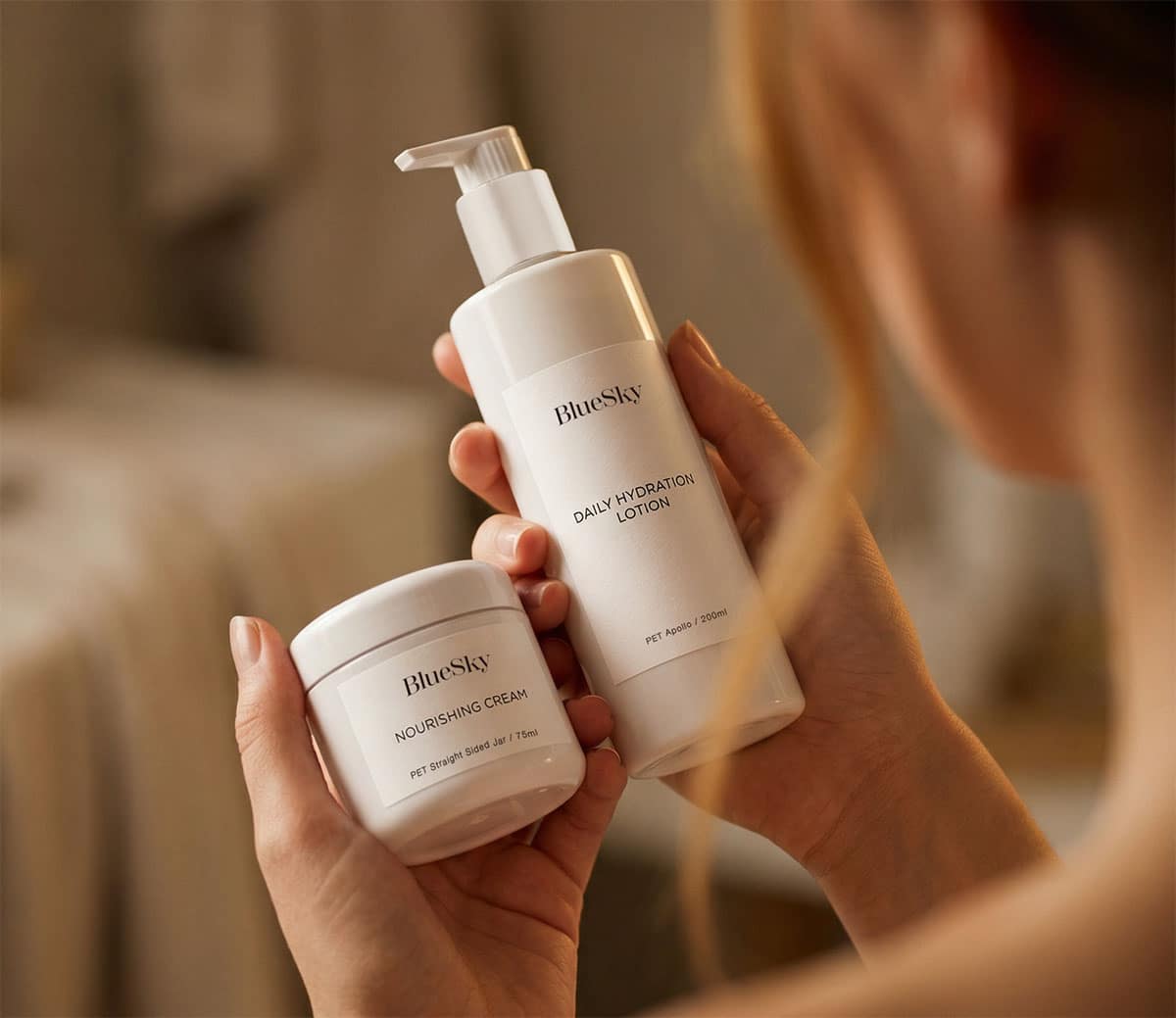 Flat Shoulder Design: Elegance Meets Functionality